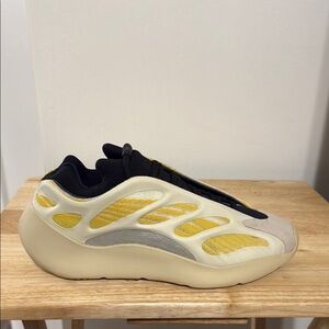 adidas Yeezy 700 Safflower